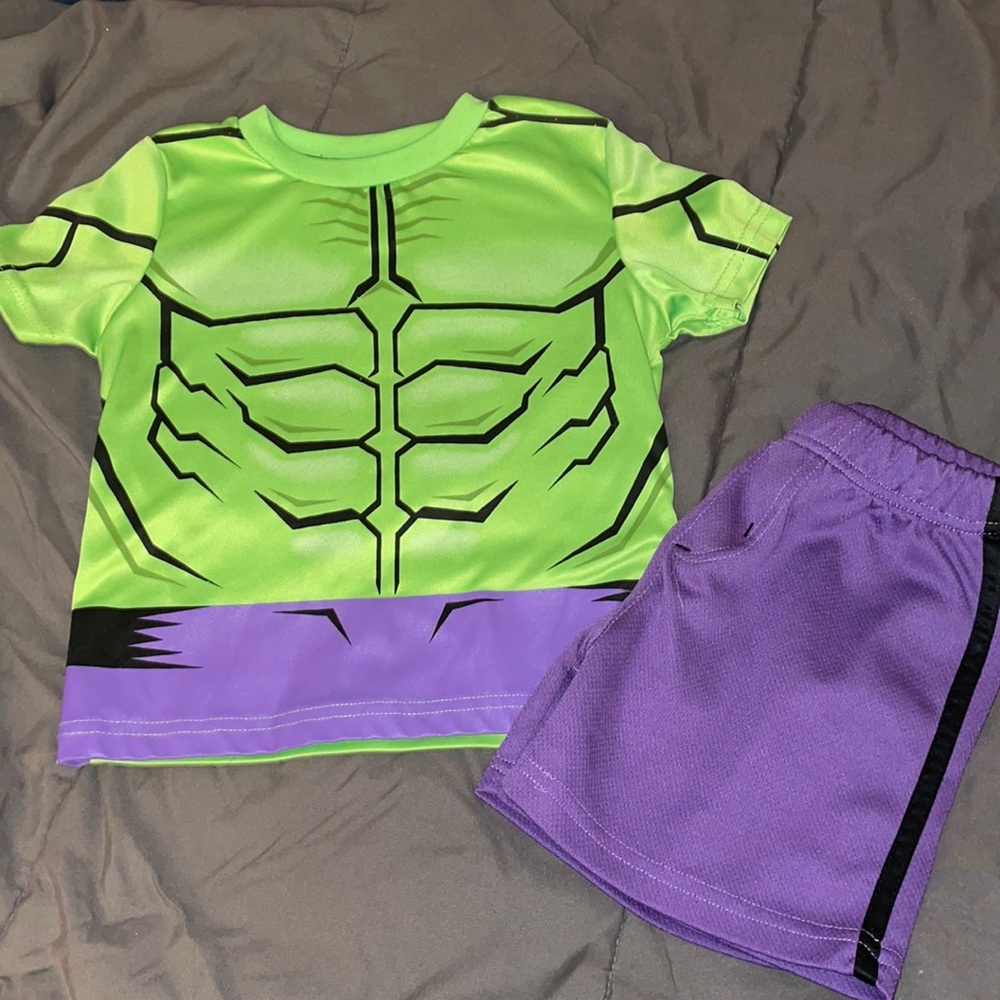 *Boys* Marvel Incredible Hulk 2 piece set 4T